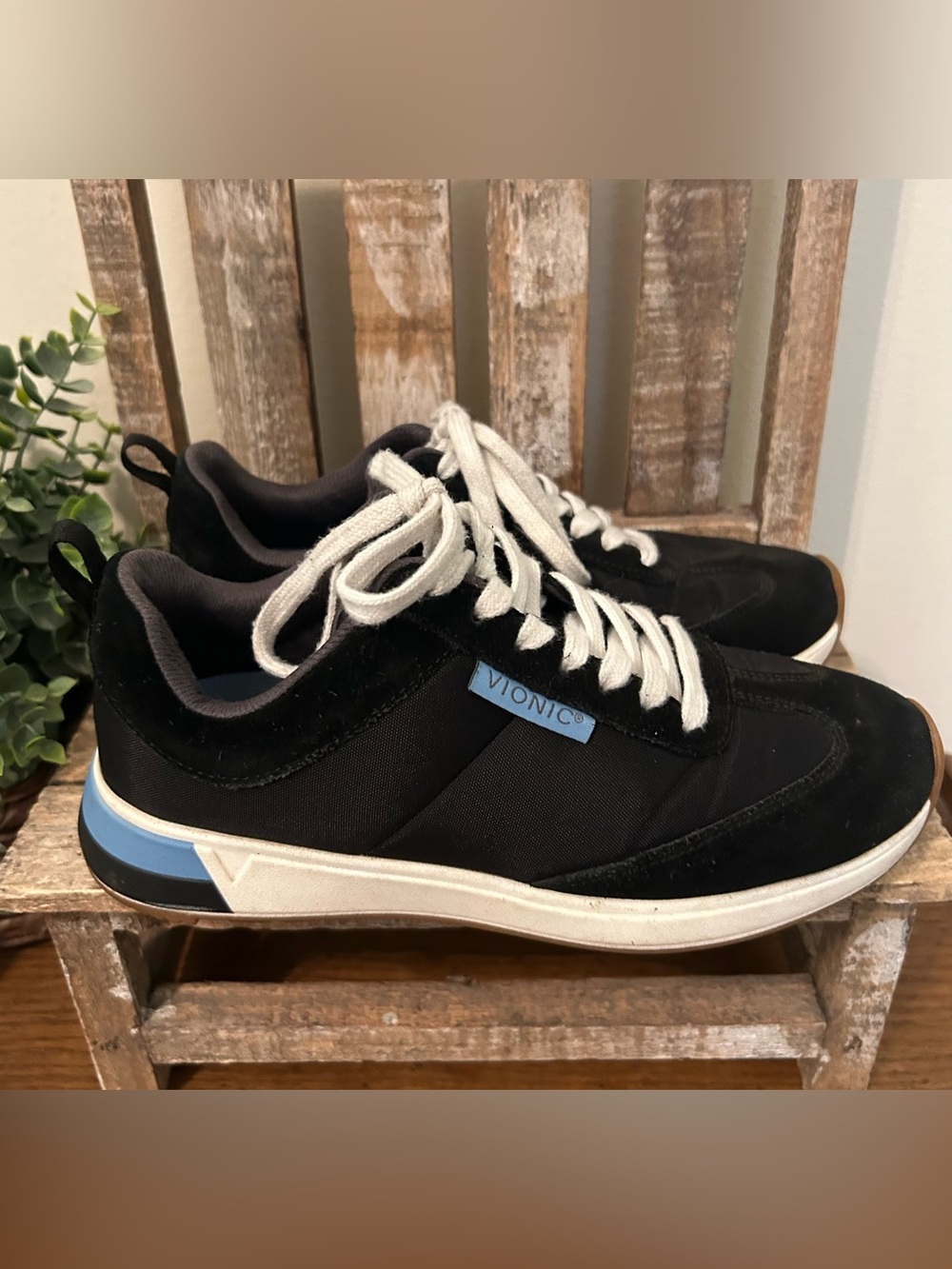 Vionic BREILYN Women's Athletic Shoes Black Size 6.5